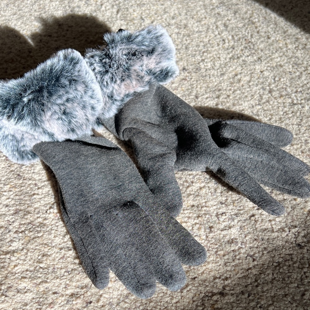Gray Faux Fur Trimmed Gloves